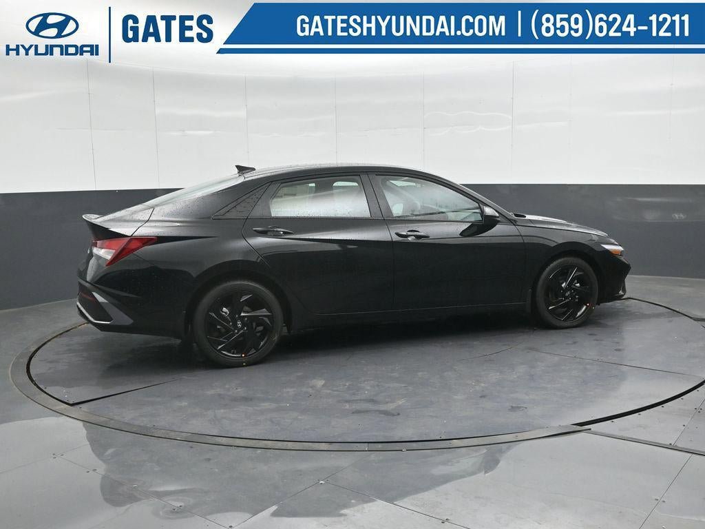 New 2026 Hyundai Elantra Sport image 3