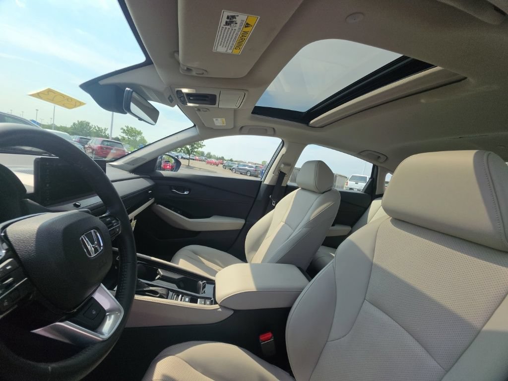 Used 2025 Honda Accord Touring image 14