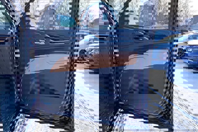 Used 2023 Cadillac Escalade Premium Luxury w/ Performance Package image 24