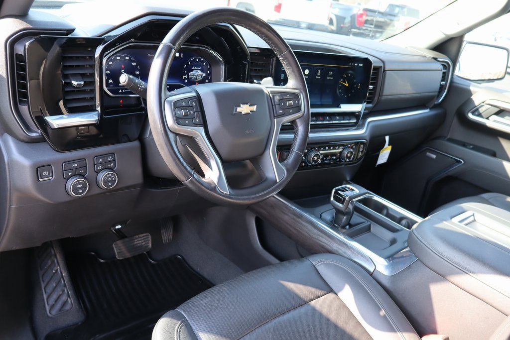 Used 2022 Chevrolet Silverado 1500 LTZ image 4