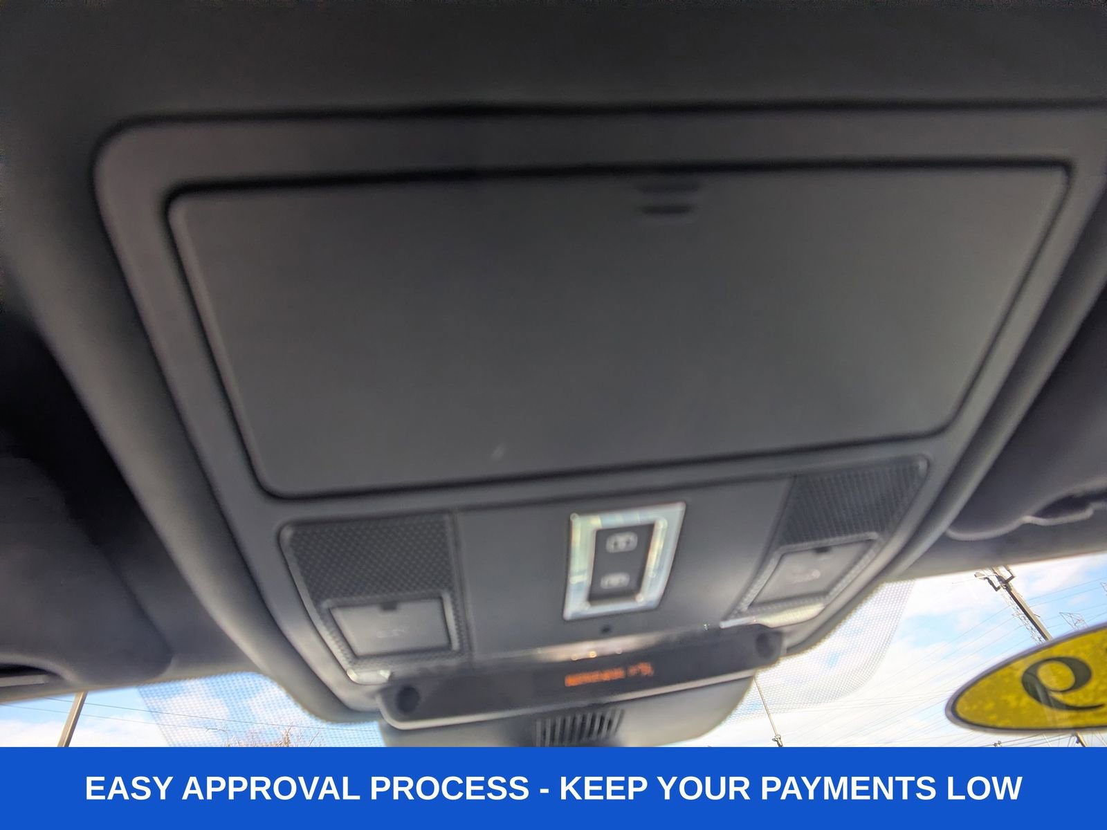 Used 2019 Jaguar E-PACE R-Dynamic SE image 24