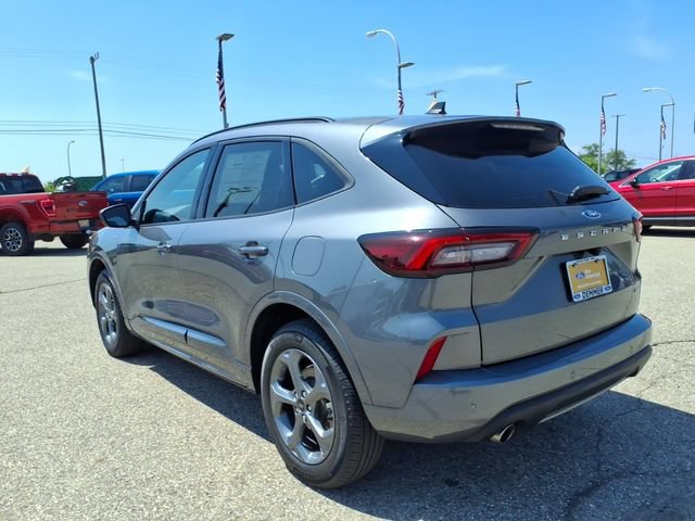 Certified 2024 Ford Escape ST-Line w/ Tech Pack #1 AWD/4WD image 5