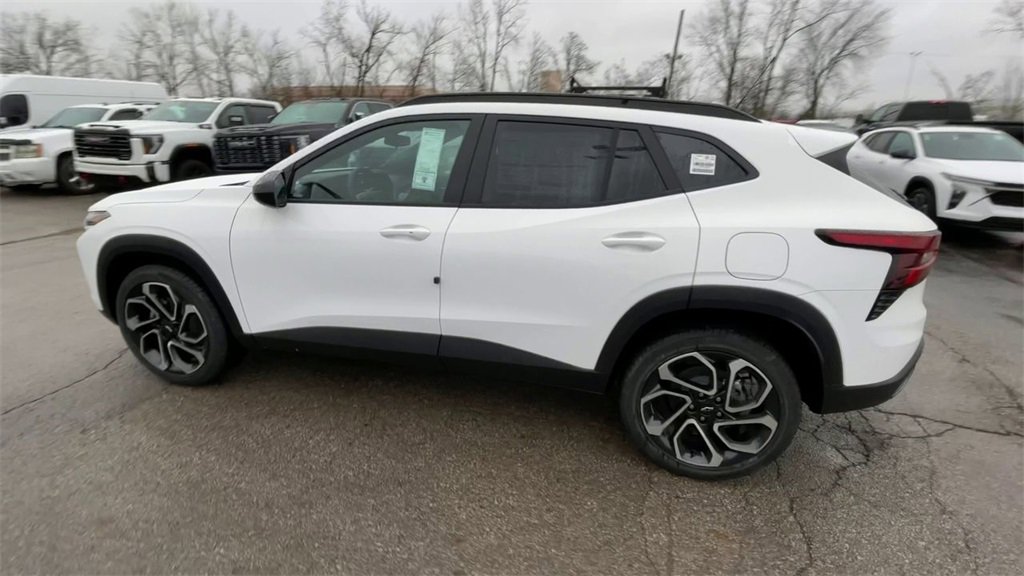 New 2026 Chevrolet Trax RS w/ Sunroof Package image 7