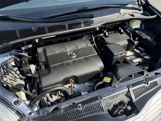 Used 2016 Toyota Sienna XLE w/ XLE Navigation Package image 28