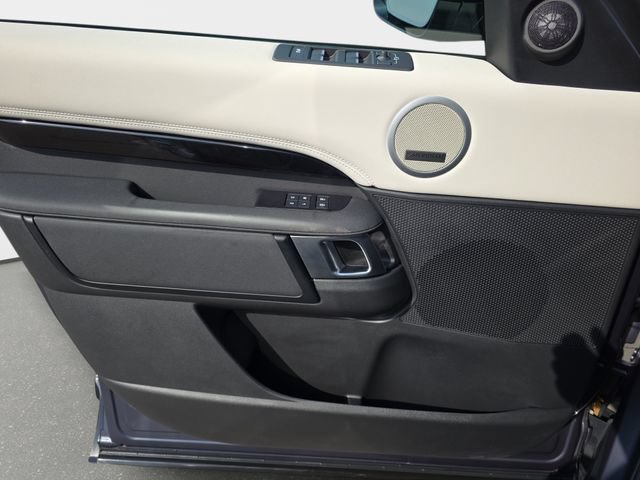Used 2025 Land Rover Discovery S AWD/4WD image 31