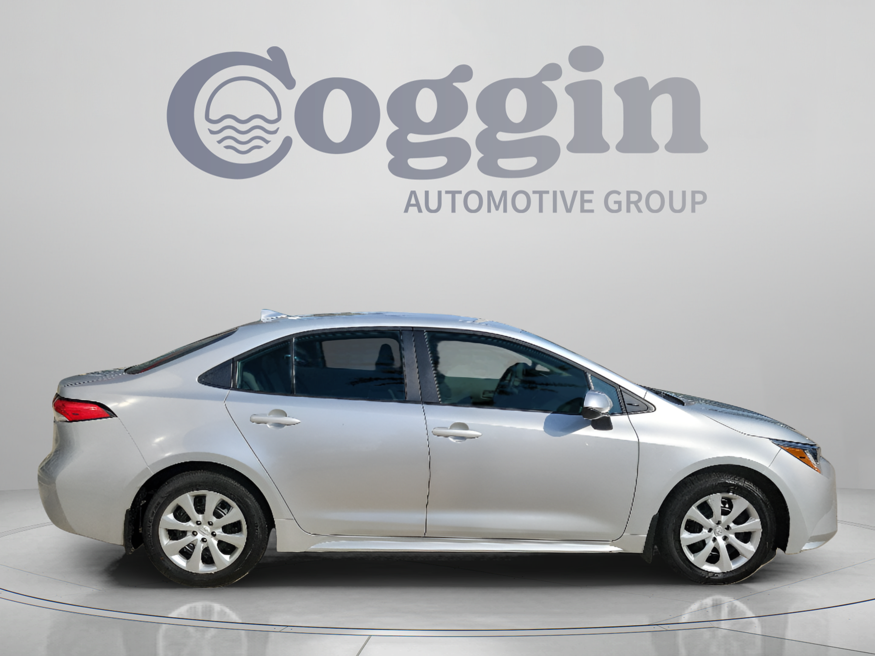 Used 2026 Toyota Corolla LE FWD image 4