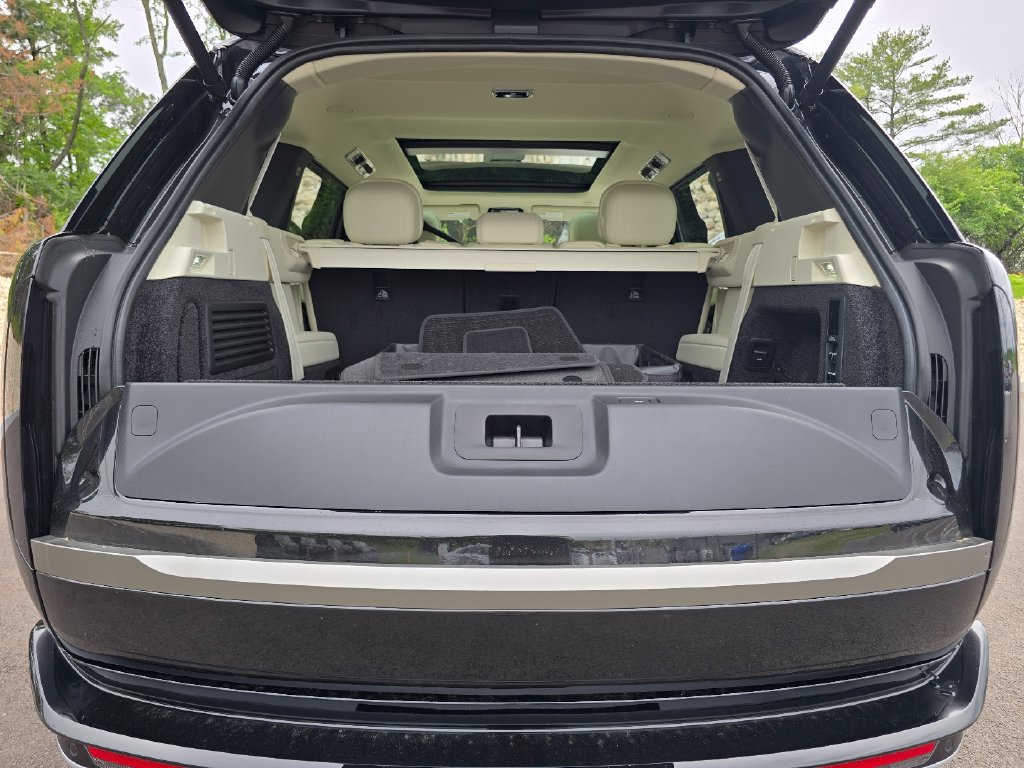 New 2026 Land Rover Range Rover Long Wheelbase SE AWD/4WD image 32