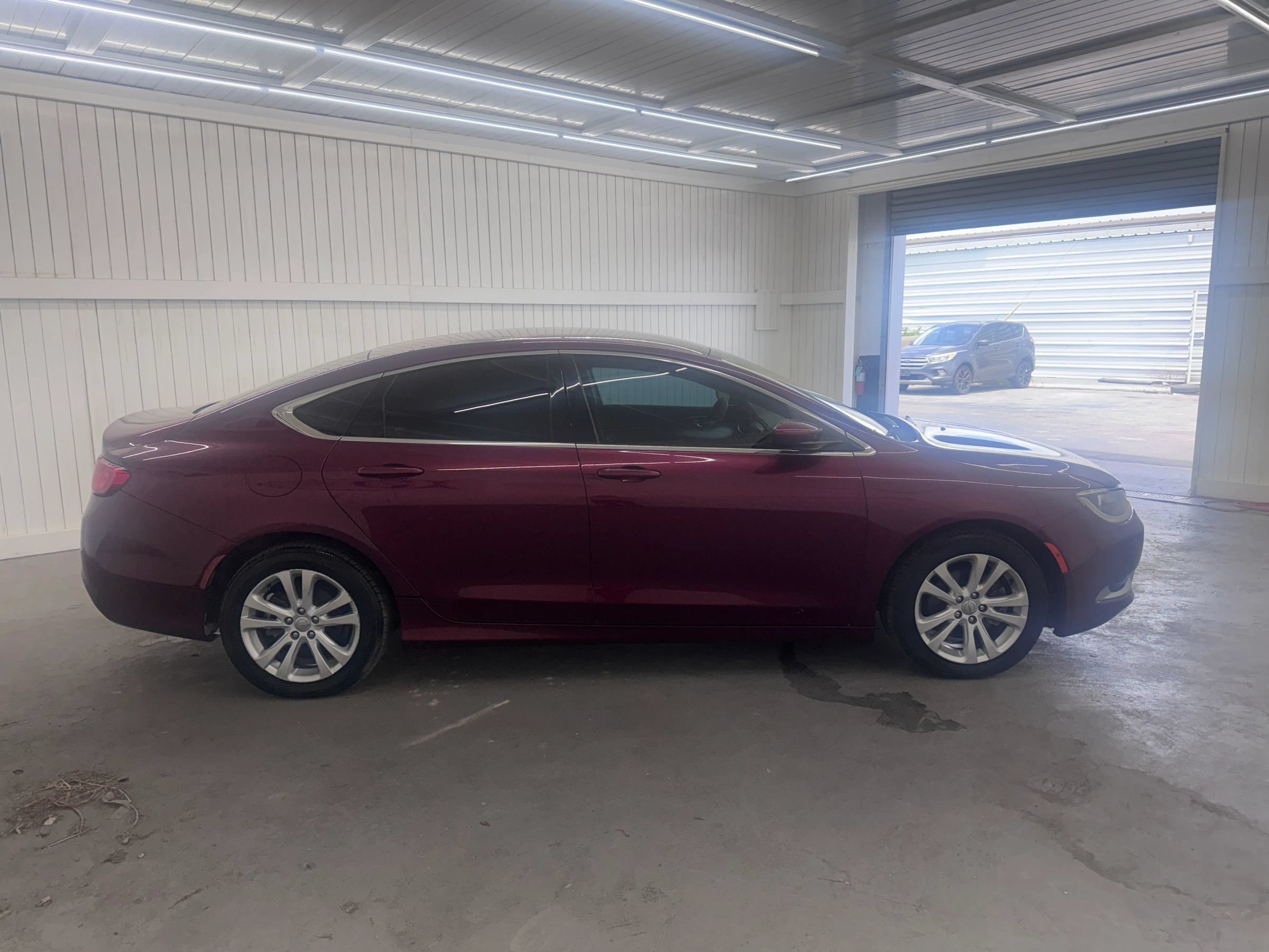 Used 2015 Chrysler 200 Limited FWD image 4