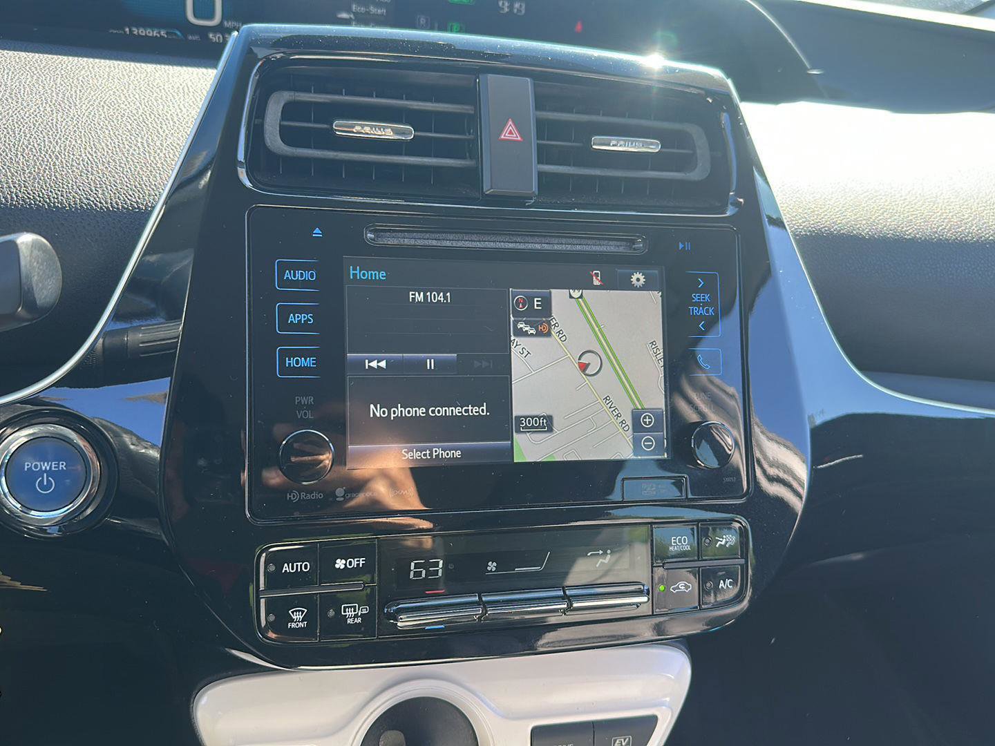 Used 2016 Toyota Prius Three Touring FWD image 11