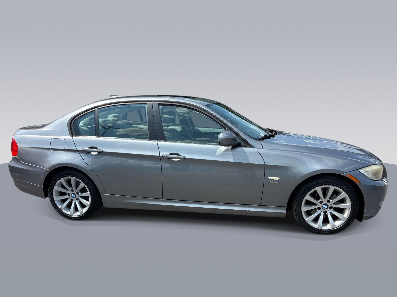 Used 2011 BMW 328i xDrive Sedan AWD/4WD image 2