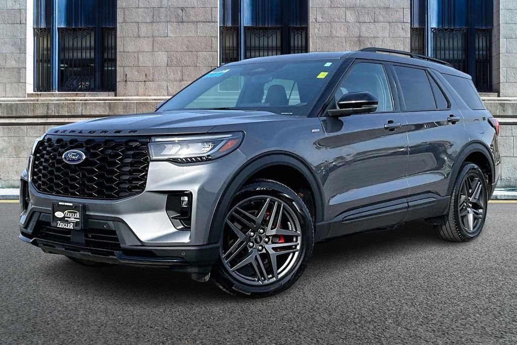 Certified 2025 Ford Explorer ST-Line w/ Premium Package image 2