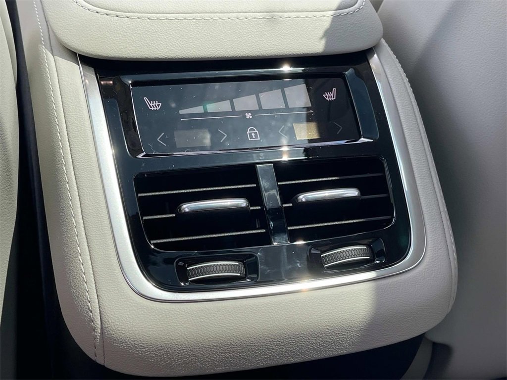New 2026 Volvo XC90 B6 Ultra image 16