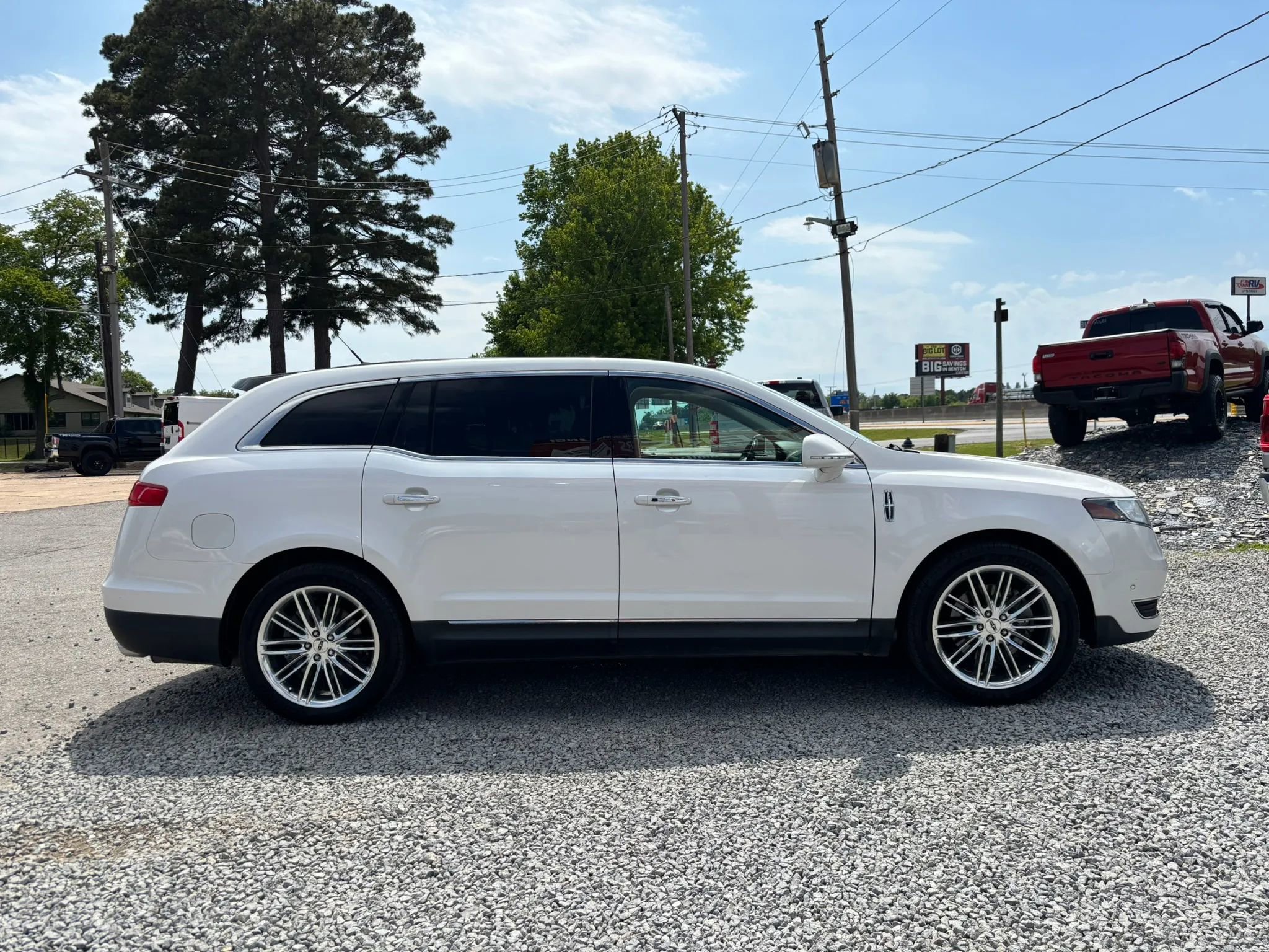 Used 2015 Lincoln MKT AWD w/ Equipment Group 201A image 7