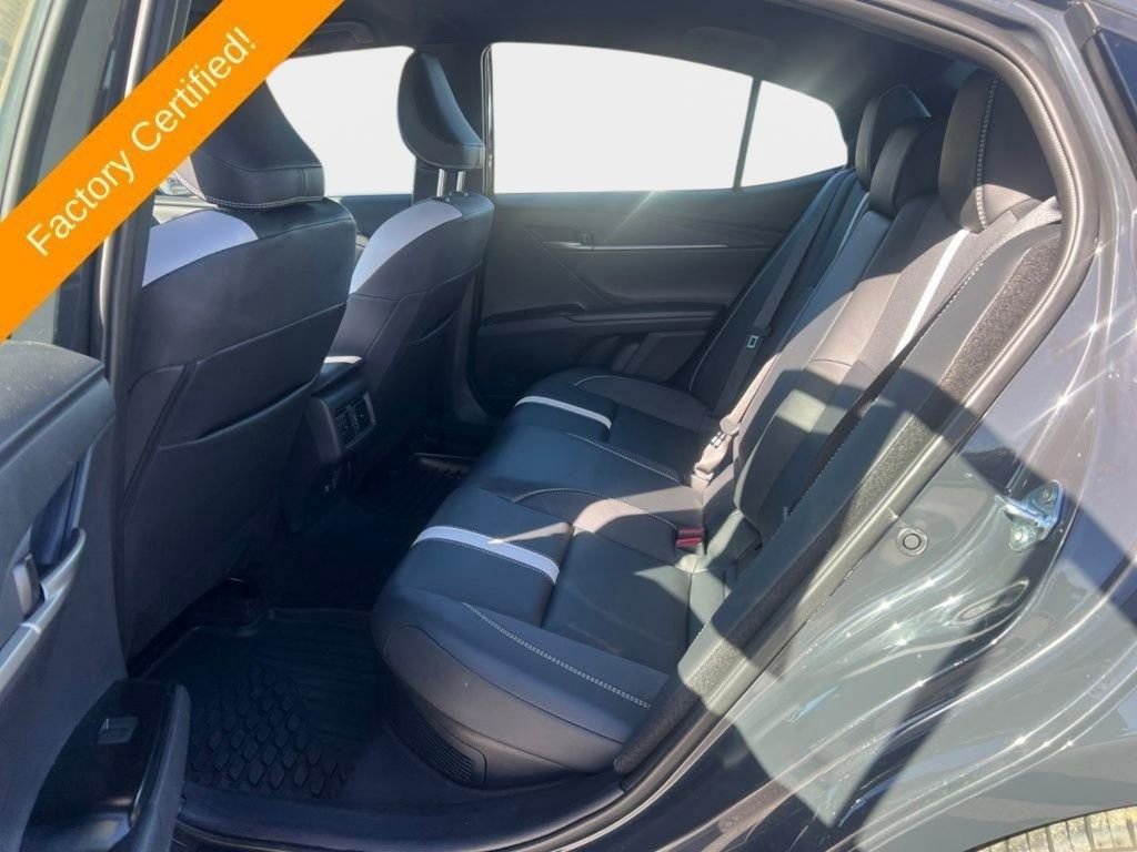 Used 2025 Toyota Camry SE image 12