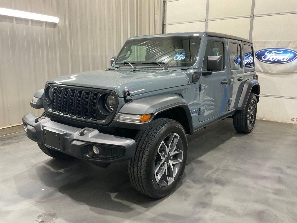 Used 2025 Jeep Wrangler Unlimited Sport S 4xe w/ Convenience Group AWD/4WD image 3