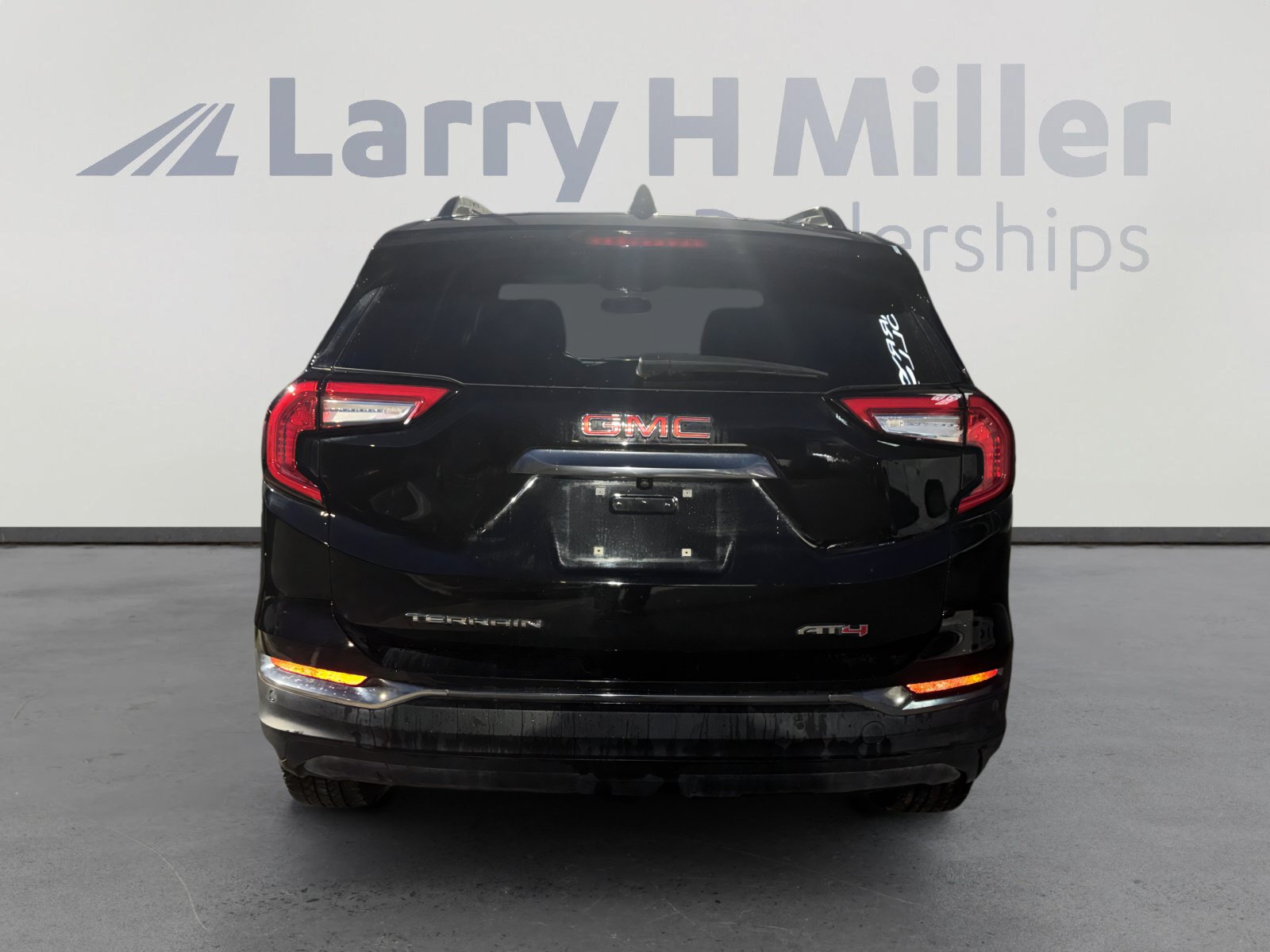Used 2024 GMC Terrain AT4 AWD/4WD image 4
