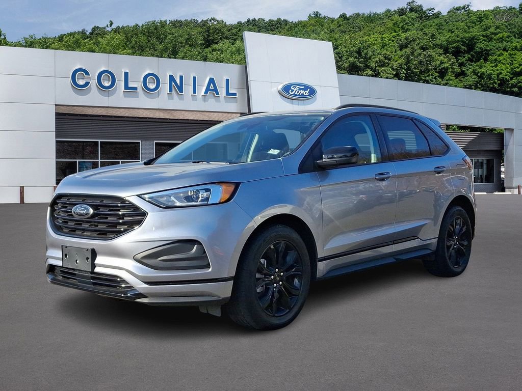 Used 2022 Ford Edge SE w/ Black Appearance Package image 3