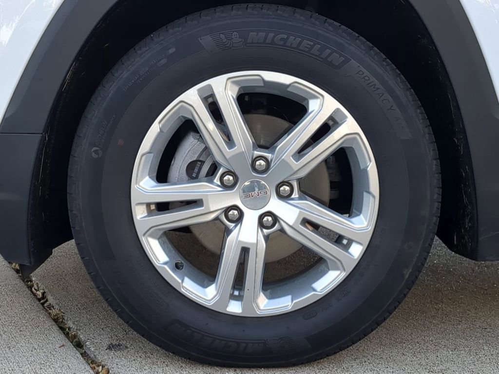 Used 2024 GMC Terrain SLE image 11