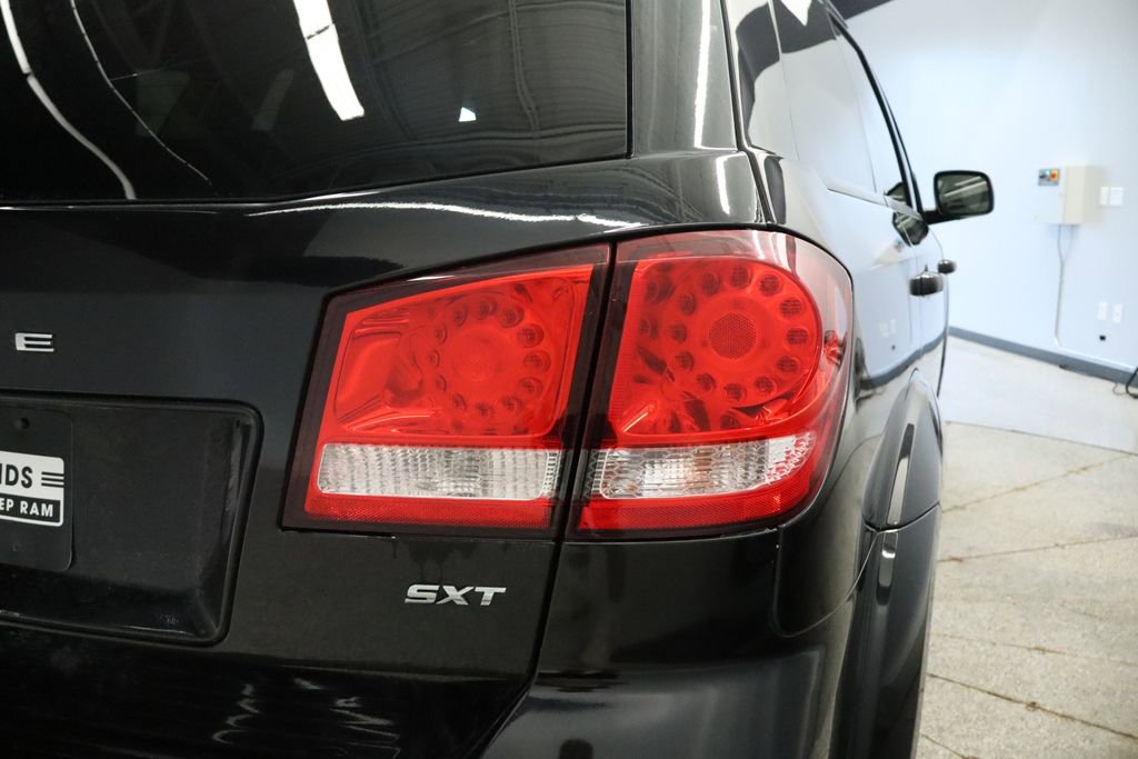 Used 2017 Dodge Journey SXT w/ Comfort/Convenience Group image 15