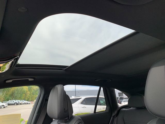 Used 2025 Mercedes-Benz GLC 300 4MATIC image 30