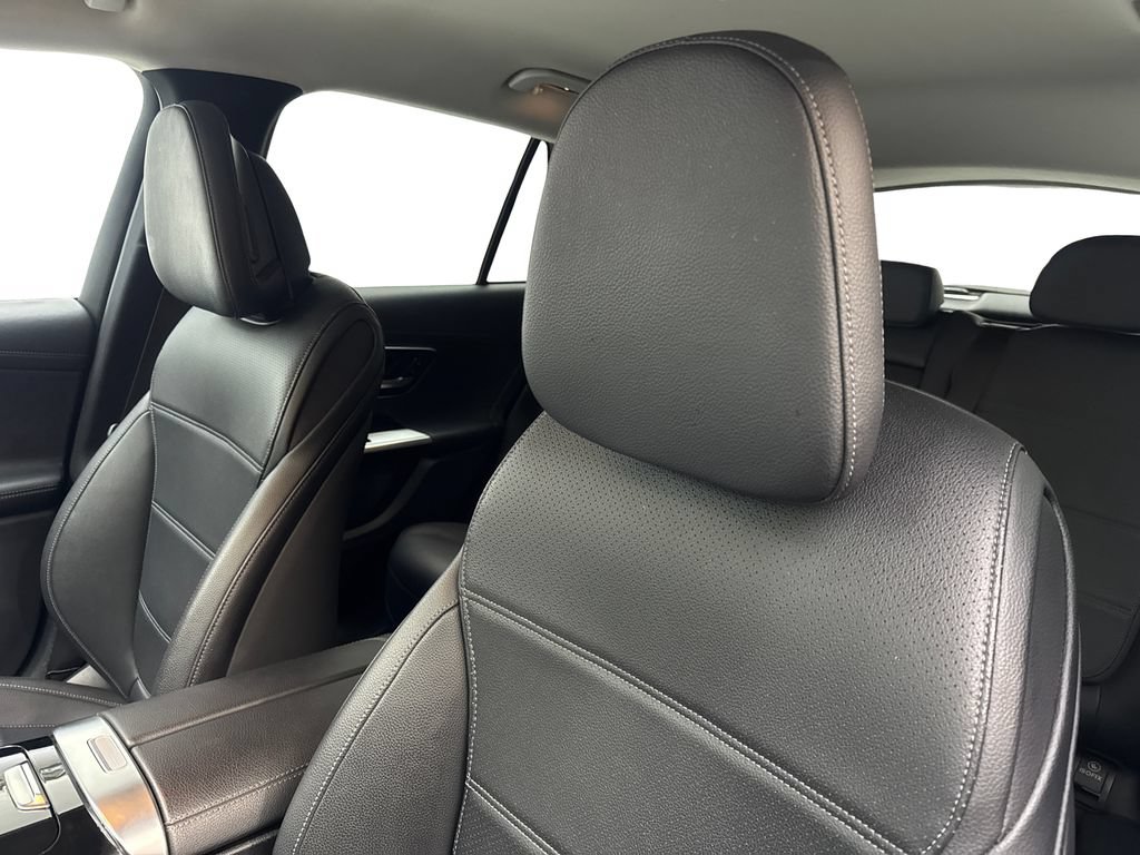 Used 2023 Mercedes-Benz GLC 300 4MATIC image 27