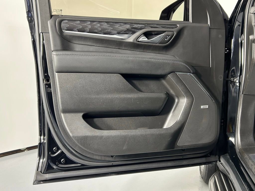 Used 2022 GMC Yukon XL Denali image 36
