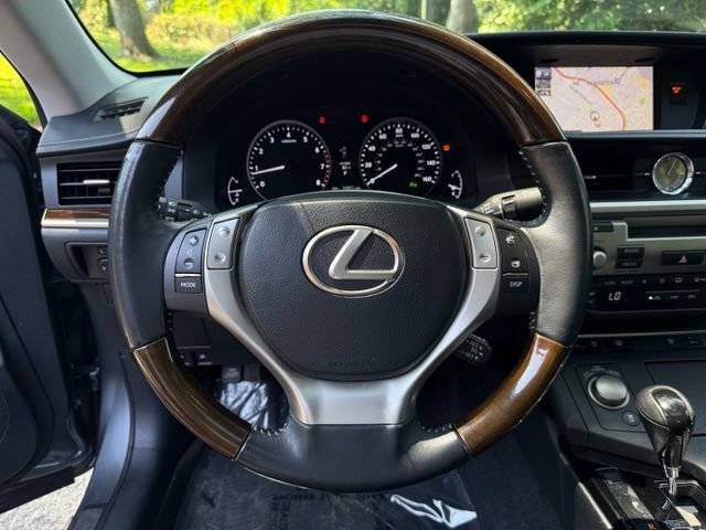 Used 2014 Lexus ES 350 w/ Luxury Package FWD image 15