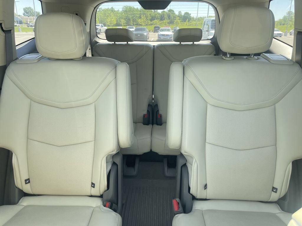 Used 2023 Cadillac XT6 Premium Luxury w/ Technology Package AWD/4WD image 37