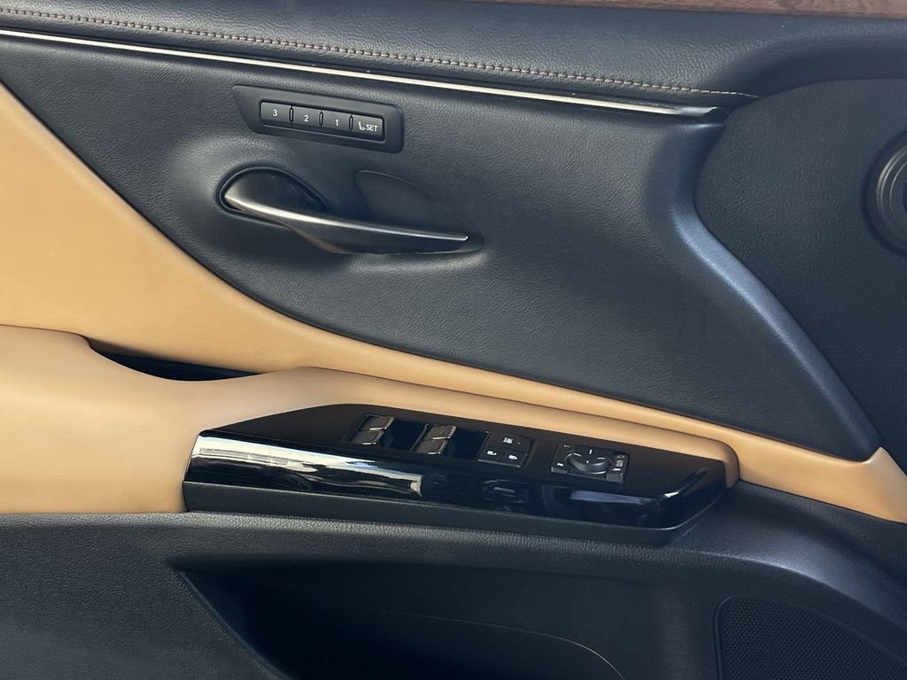 Used 2023 Lexus ES 350 w/ Premium Package FWD image 21