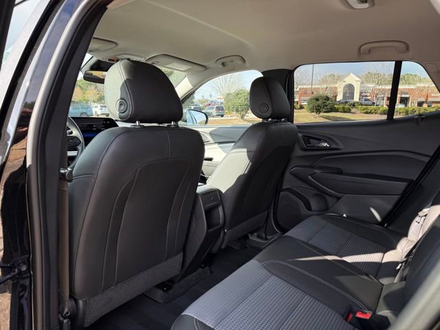 Used 2025 Chevrolet Trax LT FWD image 26