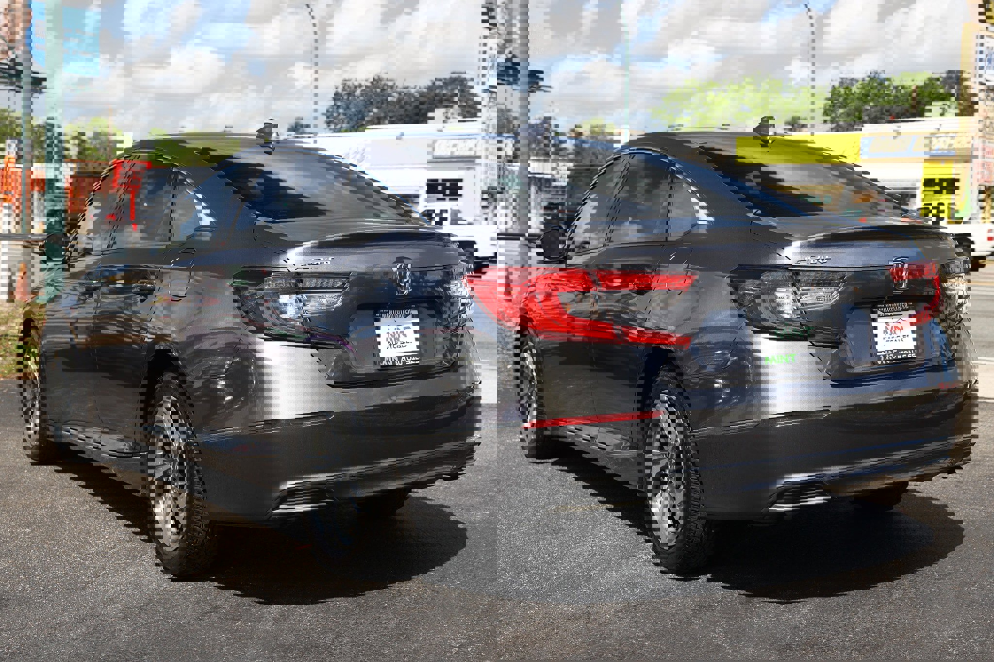 Used 2018 Honda Accord EX-L image 10