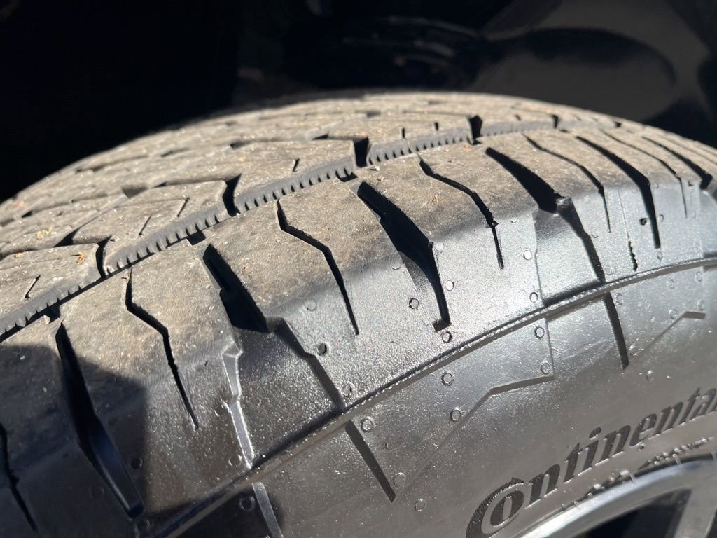 Used 2025 Volkswagen Atlas Peak Edition SE image 8