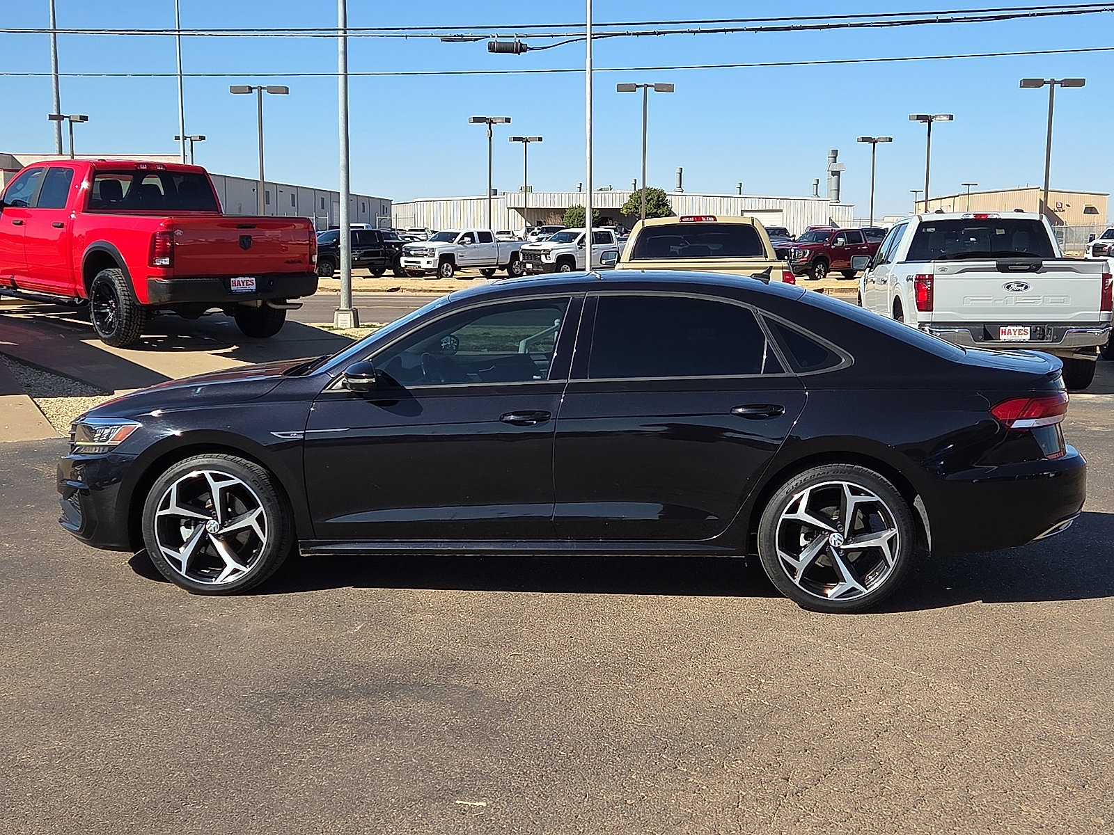 Used 2021 Volkswagen Passat 2.0T R-Line image 2