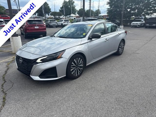 Used 2024 Nissan Altima 2.5 SV FWD image 6