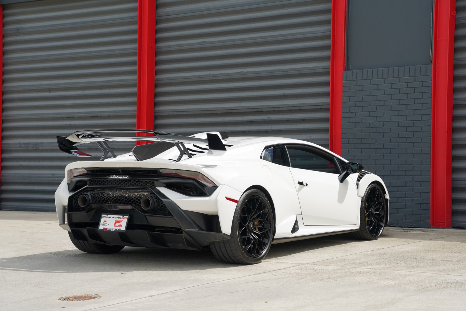 Used 2023 Lamborghini Huracan STO RWD image 21