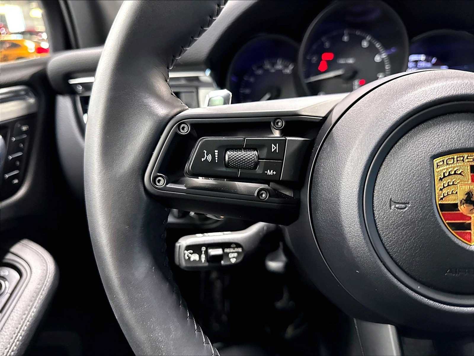 Used 2026 Porsche Macan AWD/4WD image 21