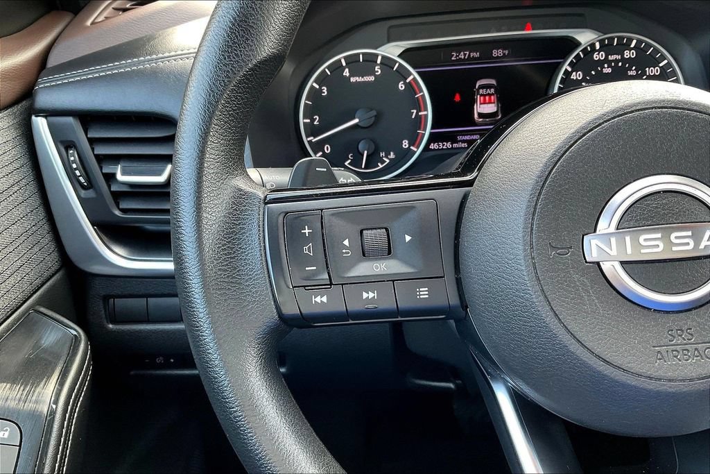 Used 2023 Nissan Rogue SV FWD image 14