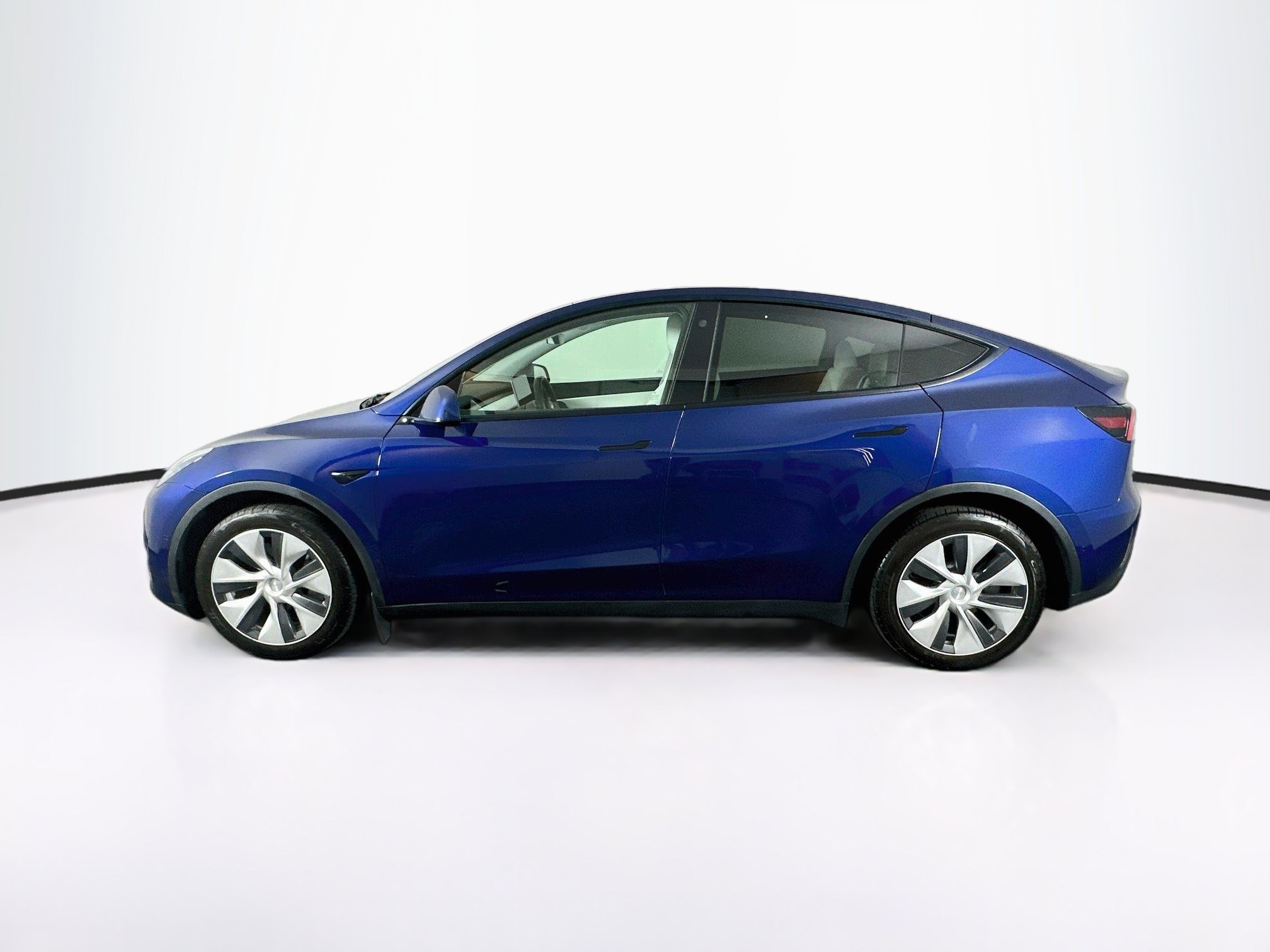 Used 2021 Tesla Model Y Long Range AWD/4WD image 4