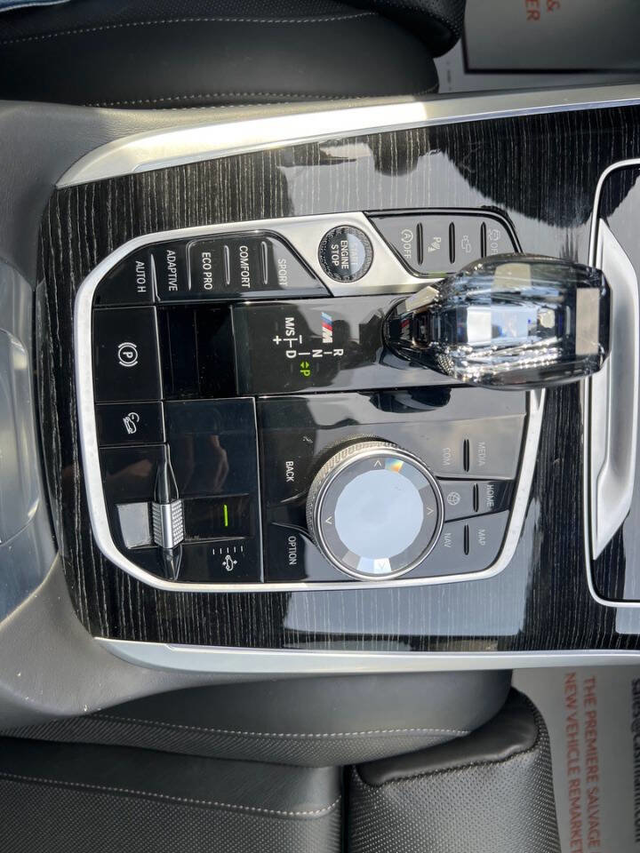 Used 2021 BMW X7 M50i w/ Dynamic Handling Package image 15