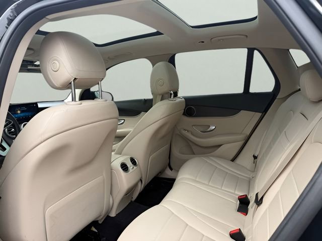 Used 2021 Mercedes-Benz GLC 300 4MATIC image 11
