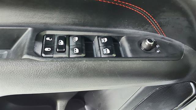 Used 2025 Jeep Compass Trailhawk AWD/4WD image 19