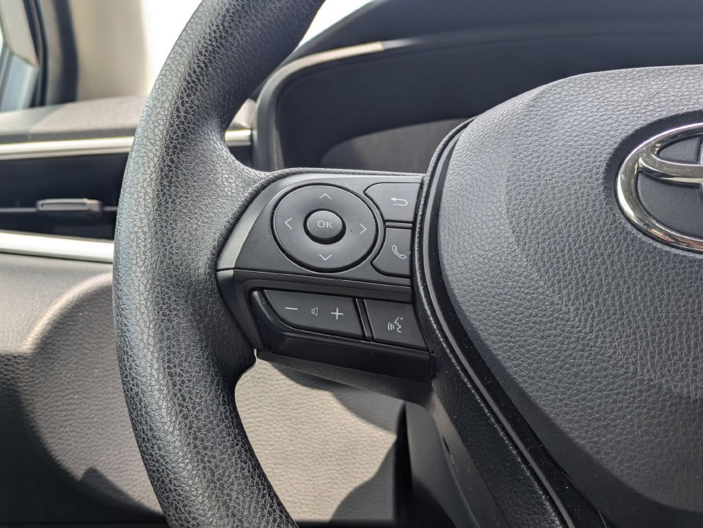Used 2025 Toyota Corolla LE FWD image 21