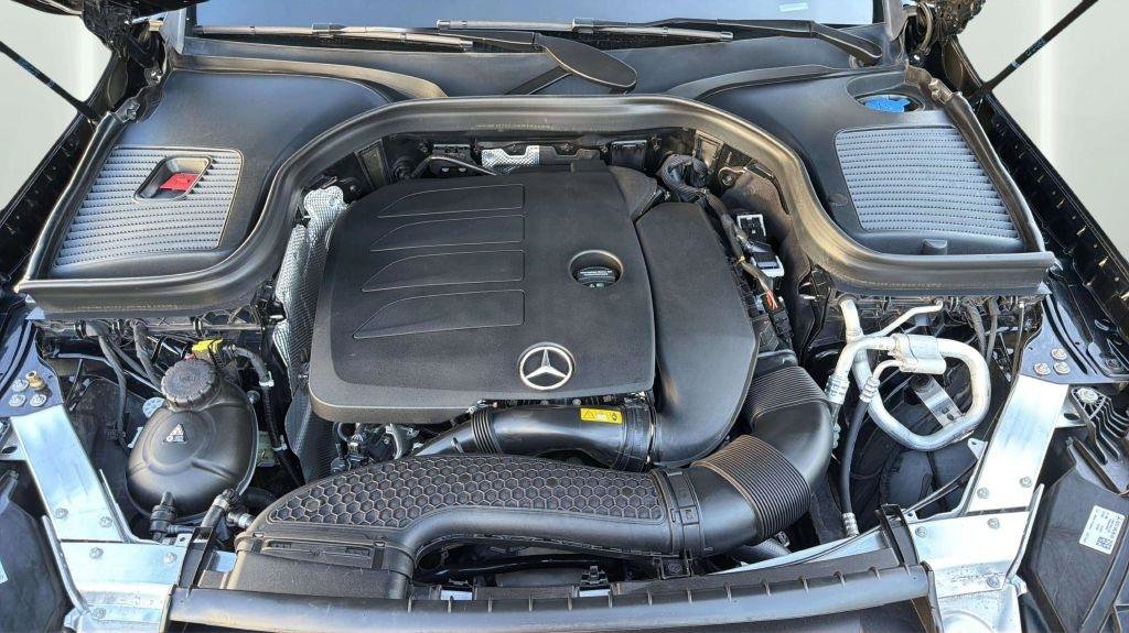 Used 2021 Mercedes-Benz GLC 300 4MATIC image 32