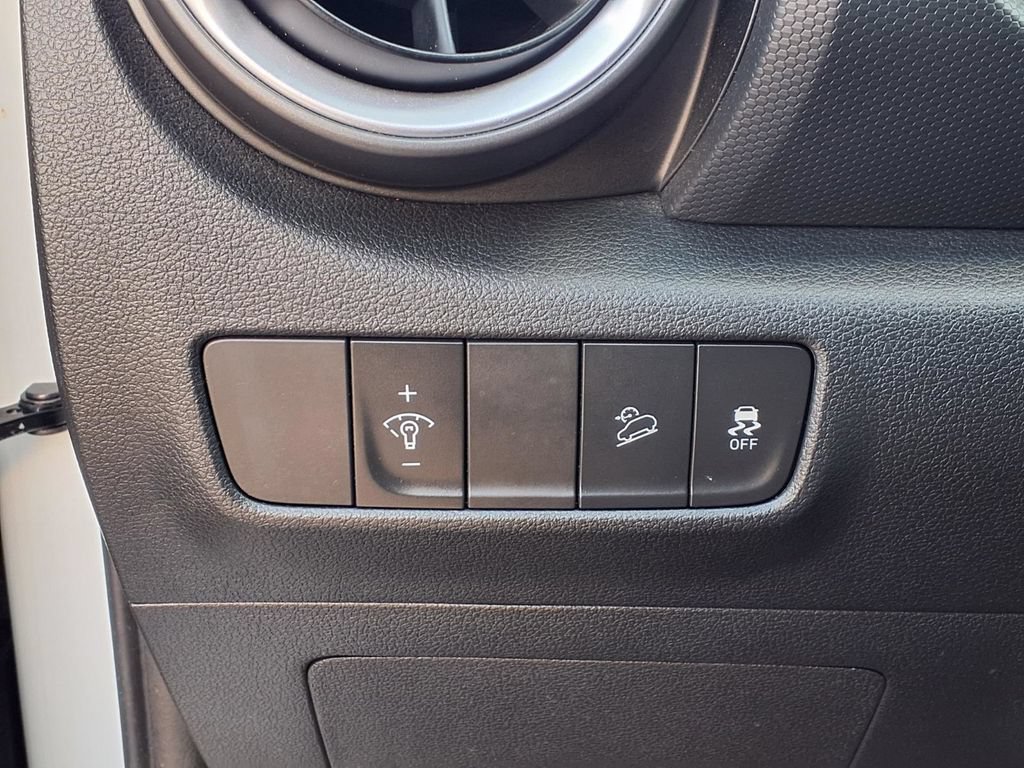Used 2022 Hyundai Kona SEL w/ Convenience Package FWD image 10
