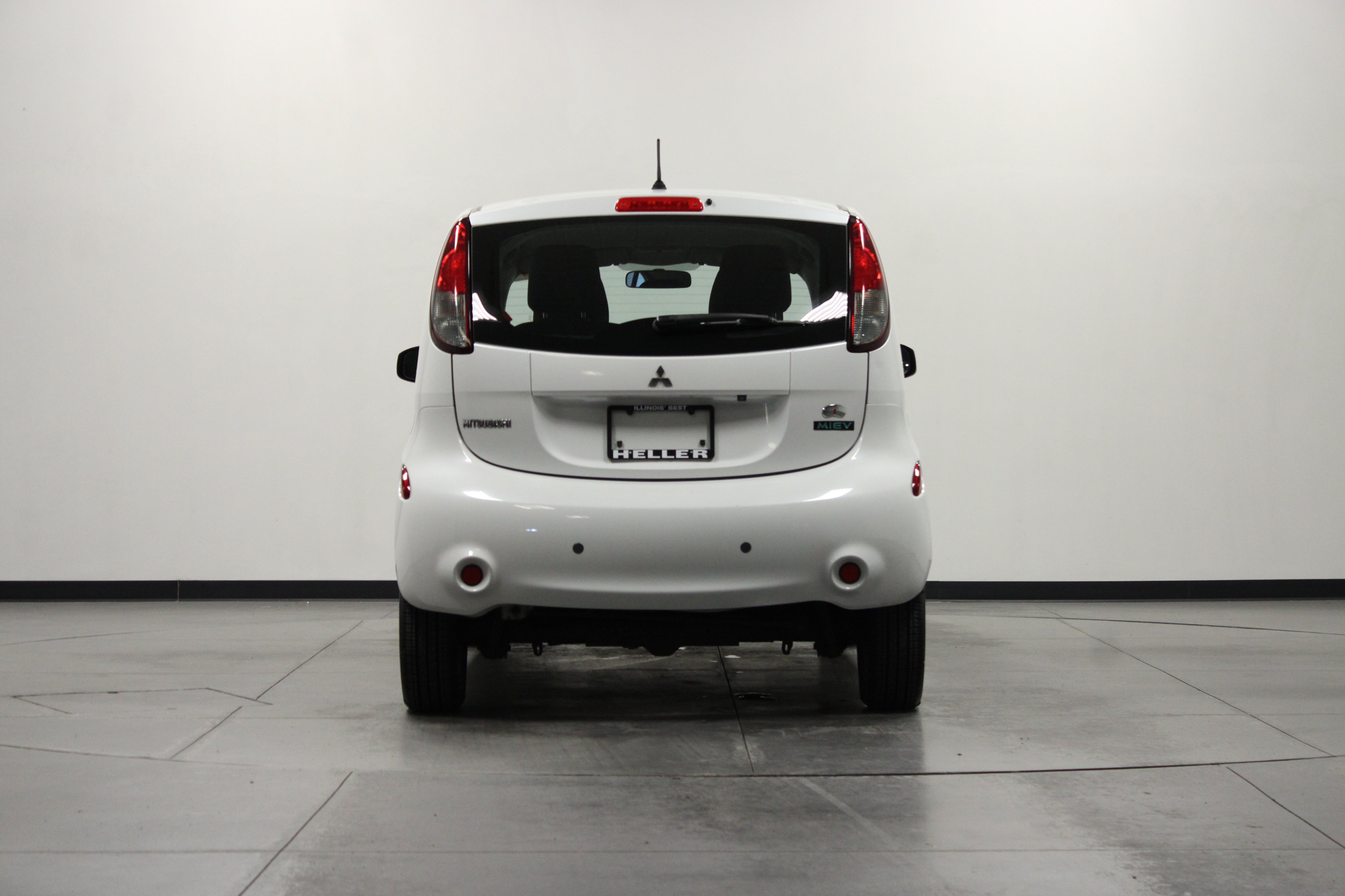 Used 2012 Mitsubishi i ES RWD image 5