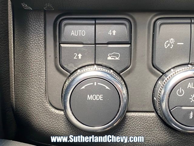 Used 2025 GMC Yukon Denali AWD/4WD image 27