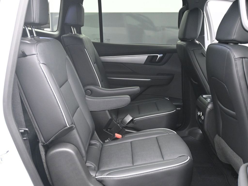 Used 2026 Buick Enclave Preferred image 12