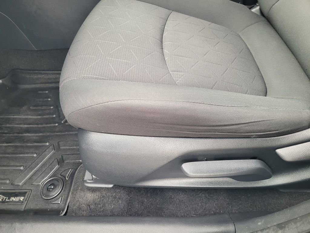 Used 2019 Toyota RAV4 XLE w/ Carpet Mat Package image 28