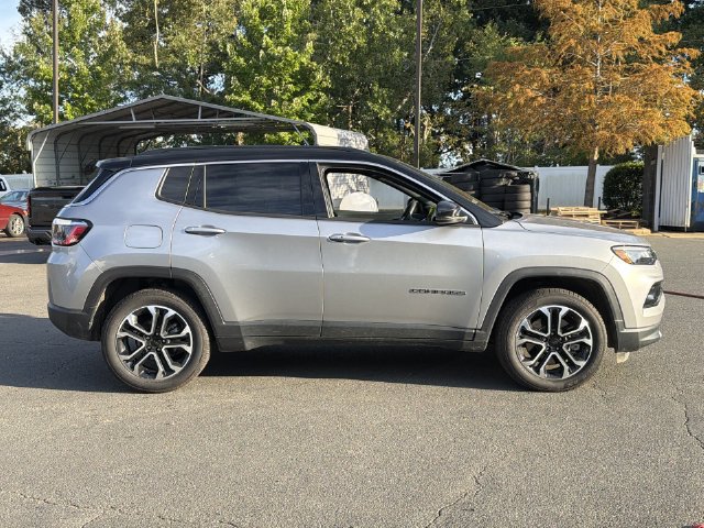 Used 2024 Jeep Compass Limited AWD/4WD image 13