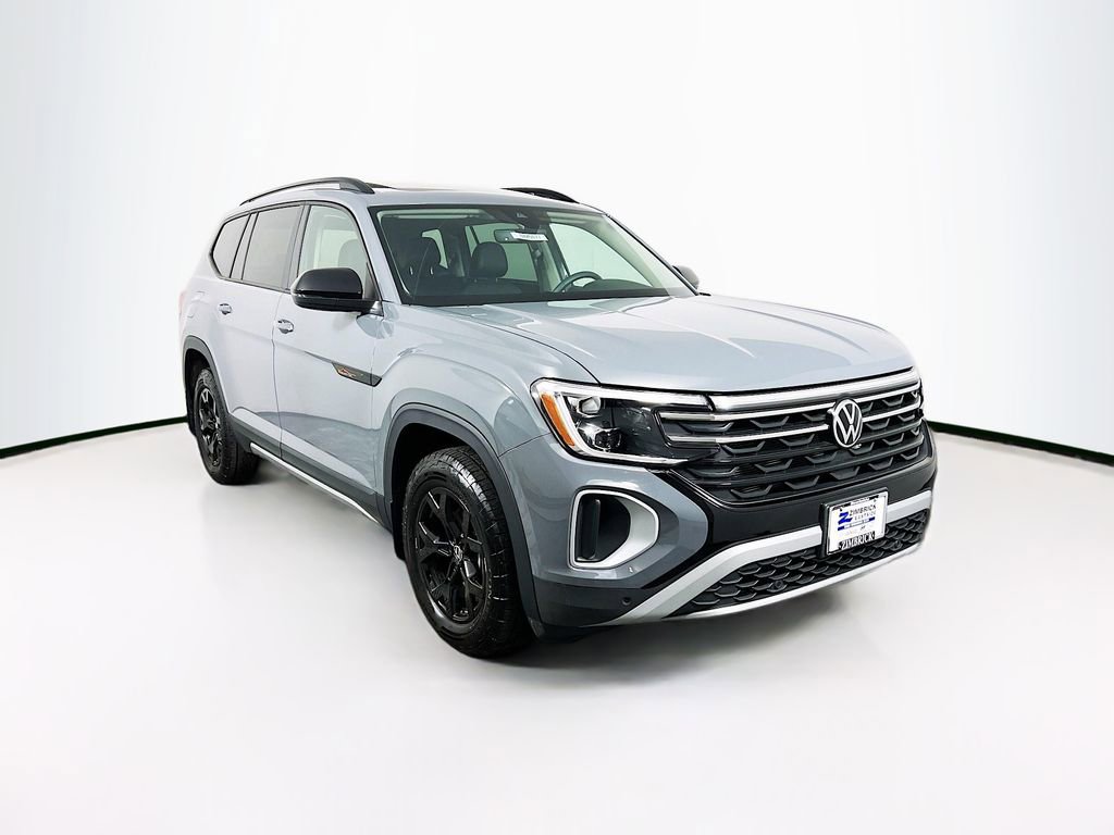 Used 2024 Volkswagen Atlas Peak Edition SE AWD/4WD image 1